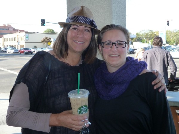 sindee (NCISLA Magazine) with script supervisor / director Diana Valentine [©sindee]